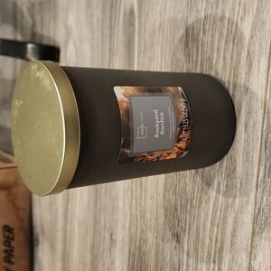 NWT Mainstays Backyard Bonfire 19.25 oz Candle